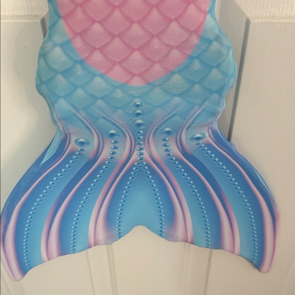 NEW Mermaid Tail Swim, Costume or Fun Photo Shoot - Picture 3 of 13